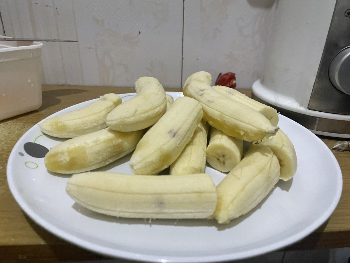 SamsunSolar's tweet photo. Today is 19th of May

19 days of UNSUGAR Challenge

19 days of… 

No carbonated drinks
No Coke
No Alcohol
No Indomie

Just water and fruits

Staying with banana and more mangoes🥭

Be intentional with your health because you have just one life to live

#health #UNSUGAR #Nosugar https://t.co/obhs7ZvqMu