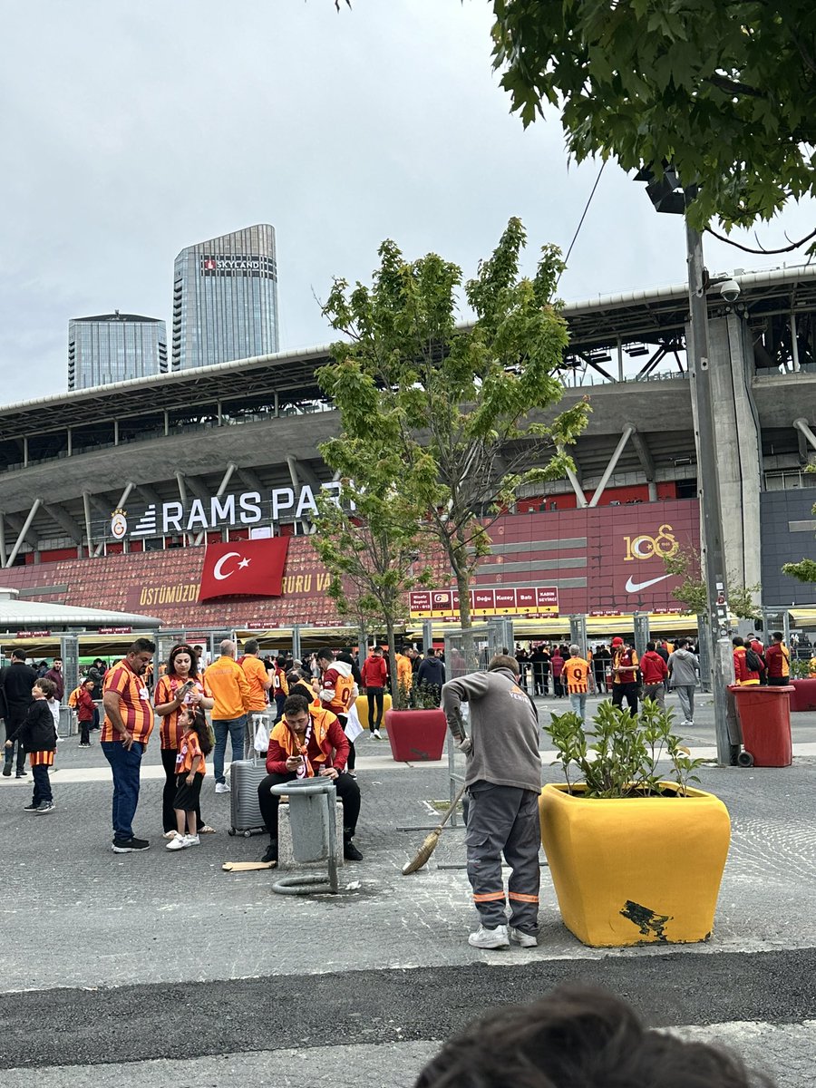 Cimbom’um çağır yeter 💛❤️