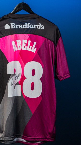 A Tom Abell Blast shirt from @SomersetCCC’s Blast winning campaign for just £65 quid you say?! Surely not… Bidding closes at 8pm TONIGHT matchwornshirt.com/product/tom-ab…