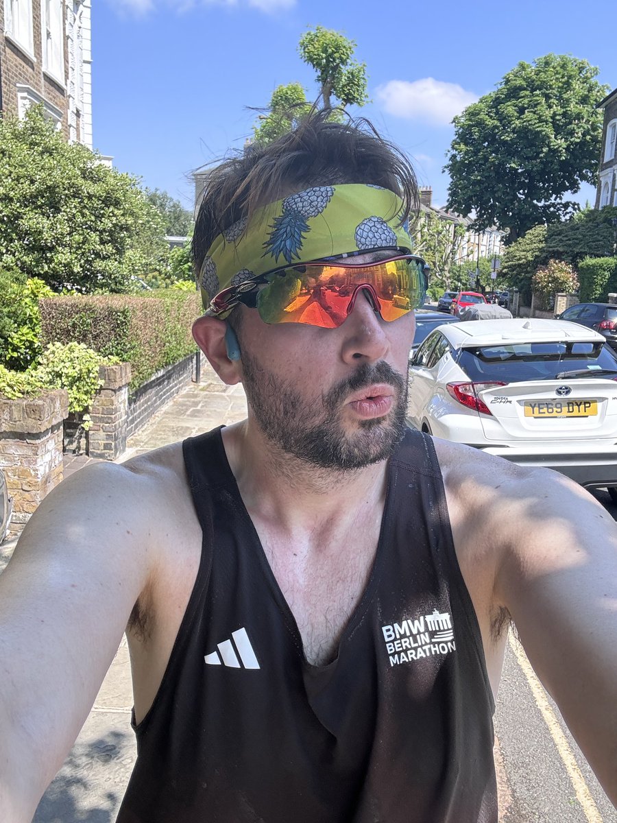 They’ve given Arsenal half a chance of winning the league… so here’s a cheeky half to top it up… come on Arsenal!! 🏃🏻‍♂️ ⚽️ 🔴⚪️   #ukrunchat