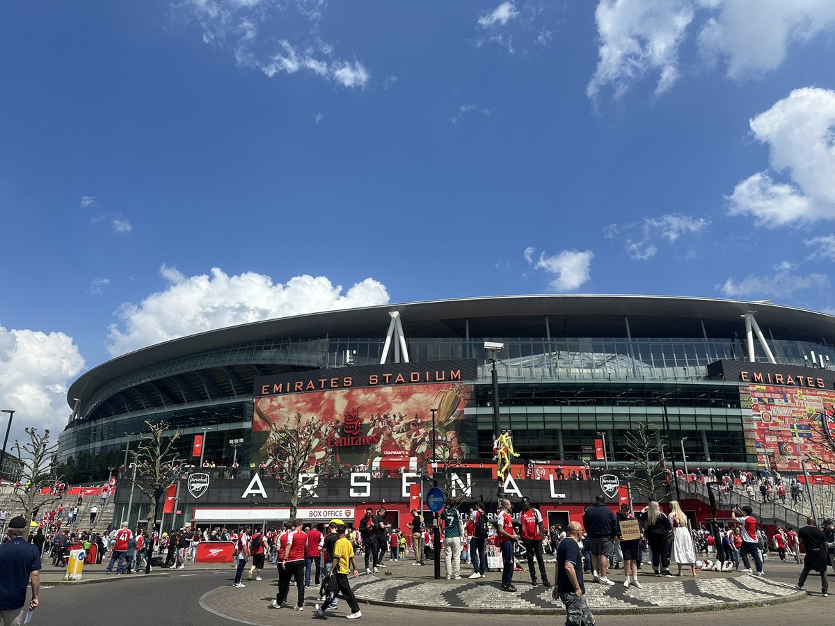 Es absolutamente imposible que hoy sea un día tranquilo. El Manchester City va a liar una monumental.