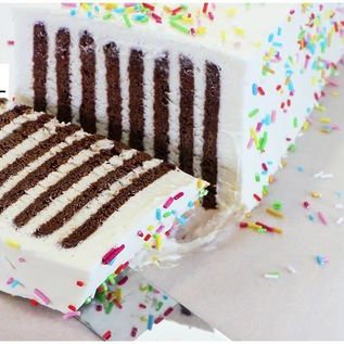 3-Ingredient ICE CREAM COOKIE CAKE | No Ice Cream Machine Full Recipe: durl.ca/kxlCY
