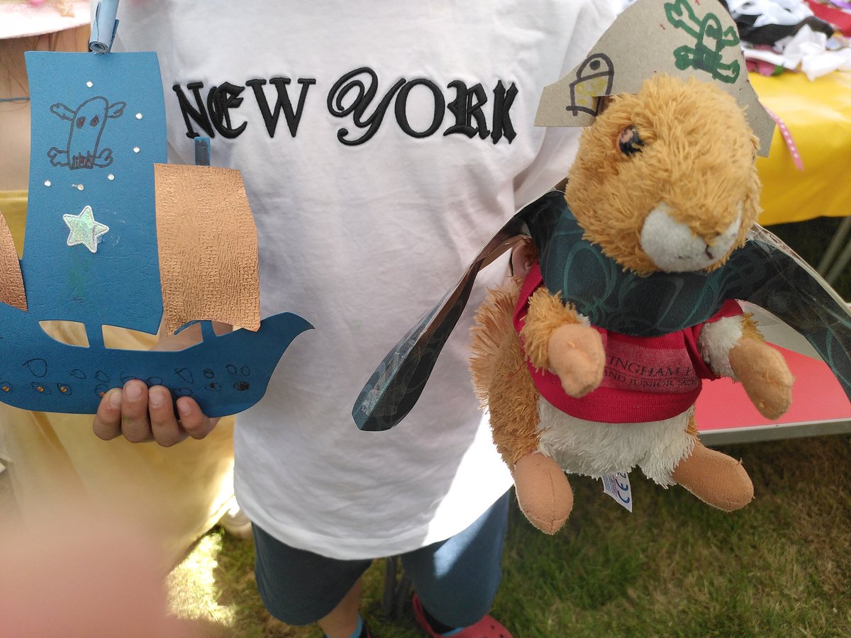Busy at Calverton Get Together. Lots ofcreative children and supportive visitors. 
Henry the squirrel (from Nottingham High School) has a new pirate outfit @GedlingEye @NottsCC