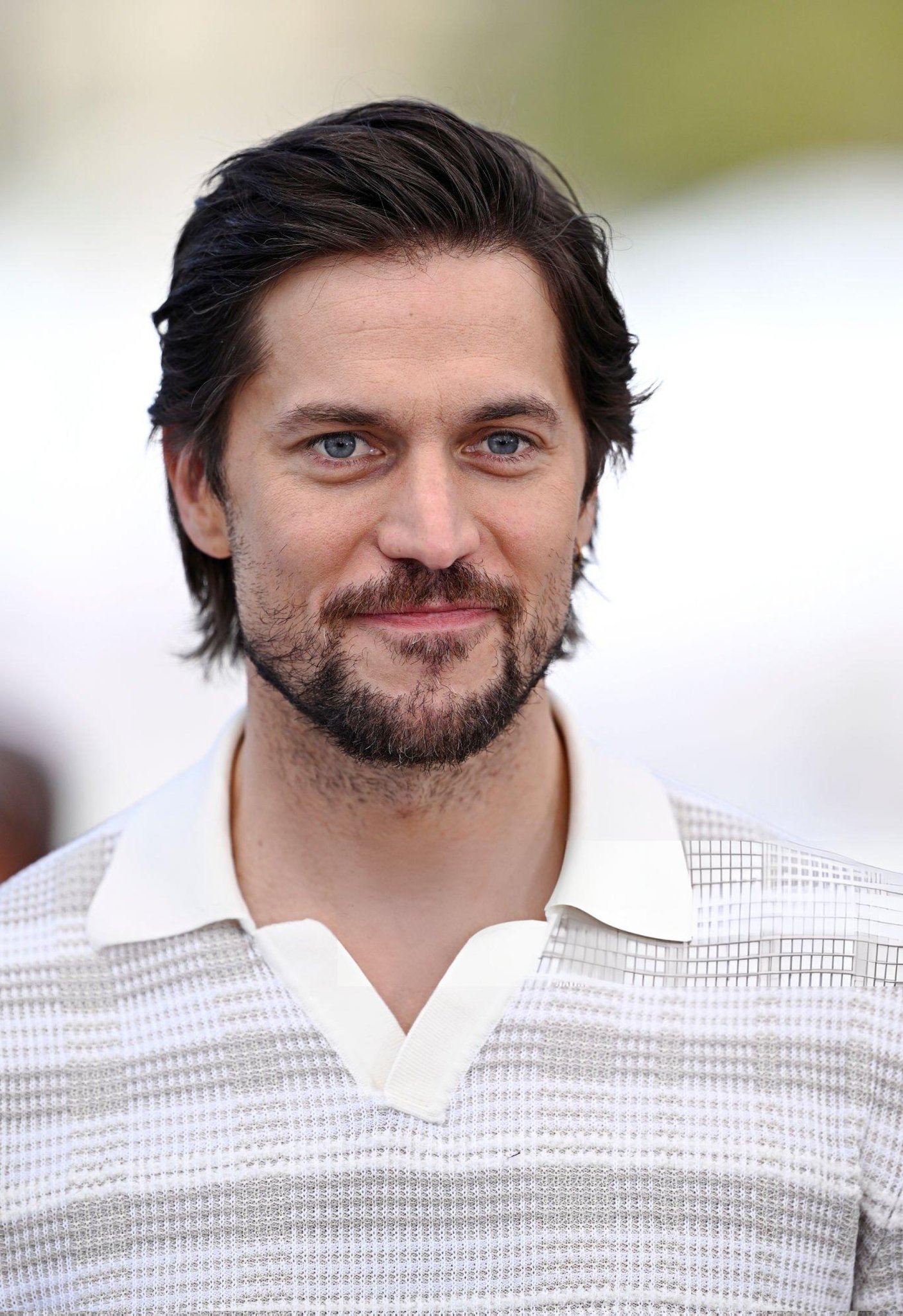 Lucas Bravo (@Lucasngifs) / X