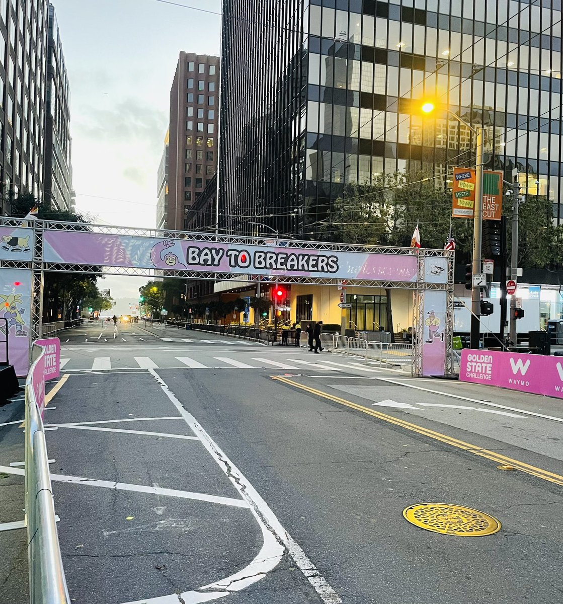 5:50am: The calm before the tortillas. #baytobreakers @onlyinsf