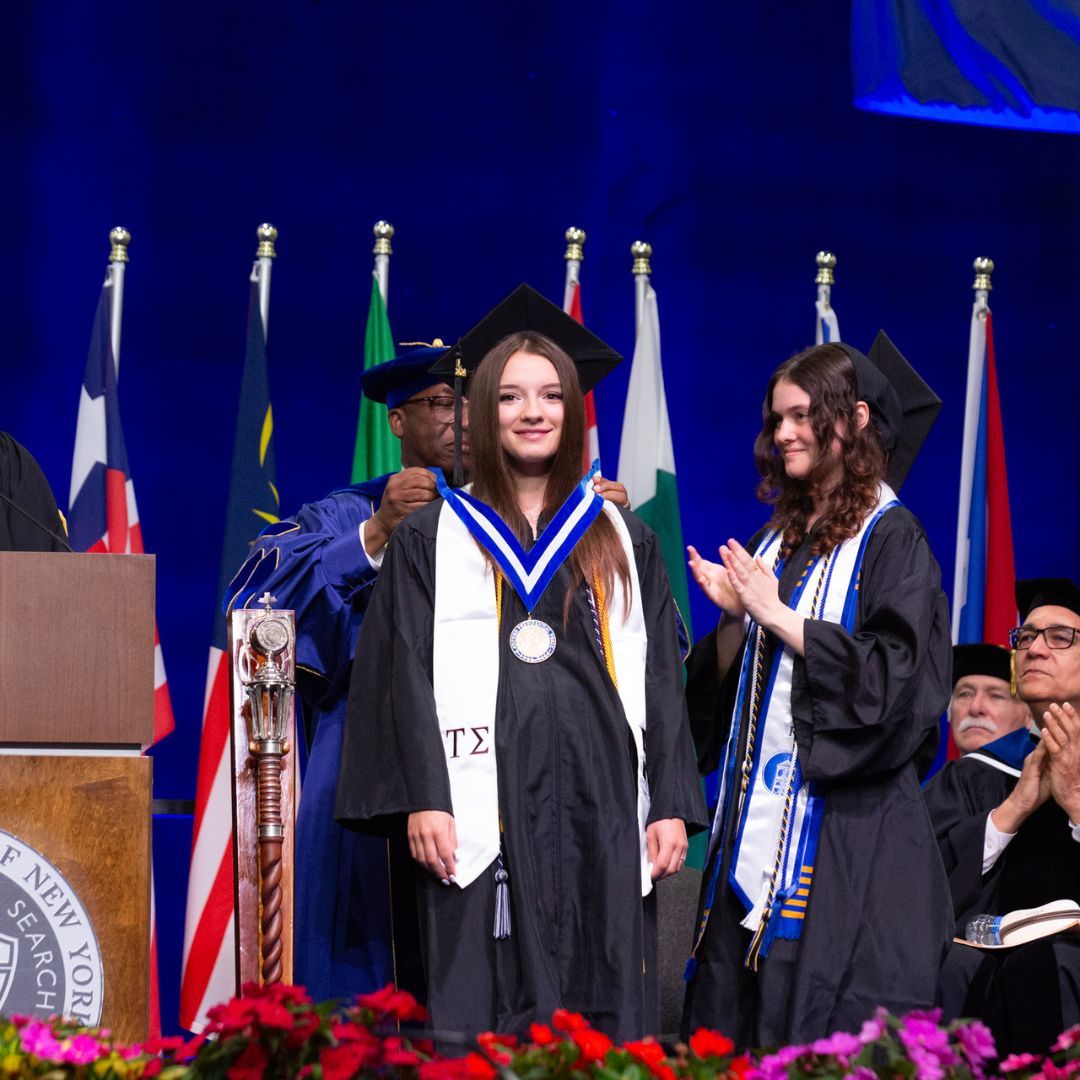 FredoniaU's tweet image. Congratulations to our #FredGrads!! 🎓🌟We're so incredibly proud of you!!