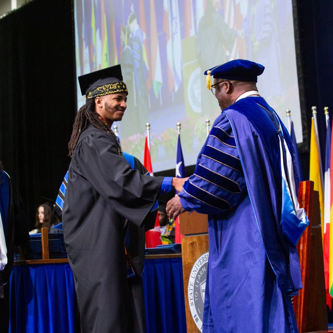 FredoniaU's tweet image. Congratulations to our #FredGrads!! 🎓🌟We're so incredibly proud of you!!