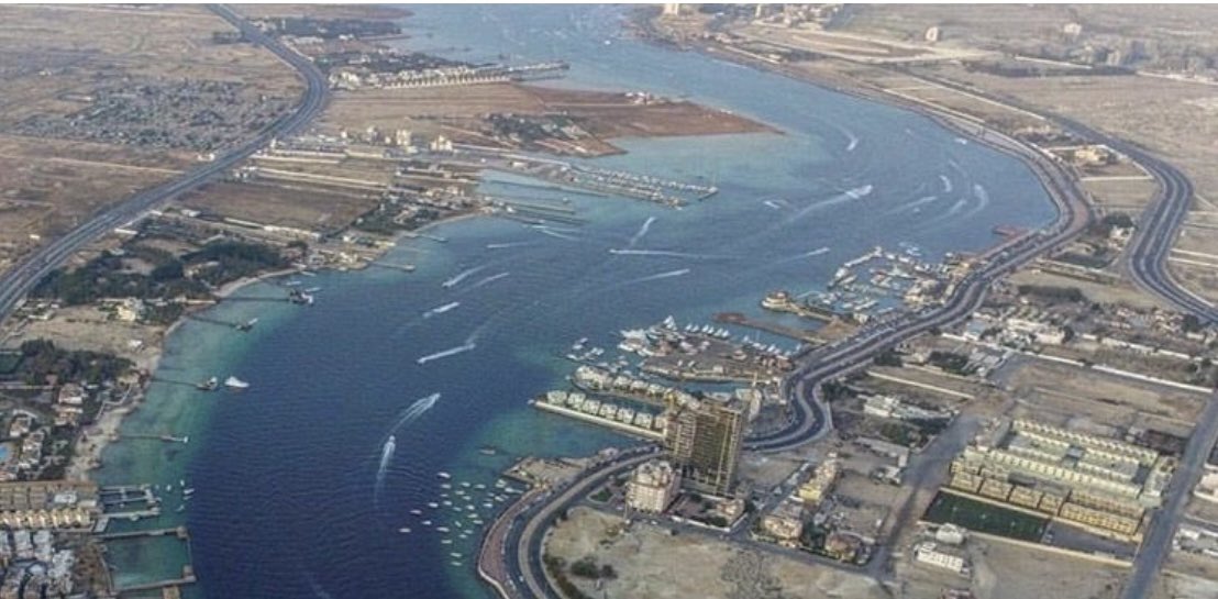 مدينة دبي دفعت مليارات لإنشاء ممر مائي

مدينة جدة بفضل الله لديها ممر مائي جاهز 
وأوسع وأطول ايضاً 

نعتقد بحال أصبح #خور_ابحر وجهة سياحية ومالية مكتملة ستدخل على الدولة ما لايقل عن 50 مليار دولار سنويا 

#جدة
#جدة_الان