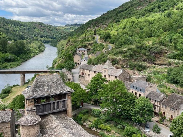 In October I'm returning to #Aveyron, a part of France known as La France Profonde. Nestled in the heart of the country, it’s one of the less-traveled regions offering me a fantastic opportunity to practice my French. bit.ly/4bDZUGo @ExploreFranceEN #MagnifiqueFrance