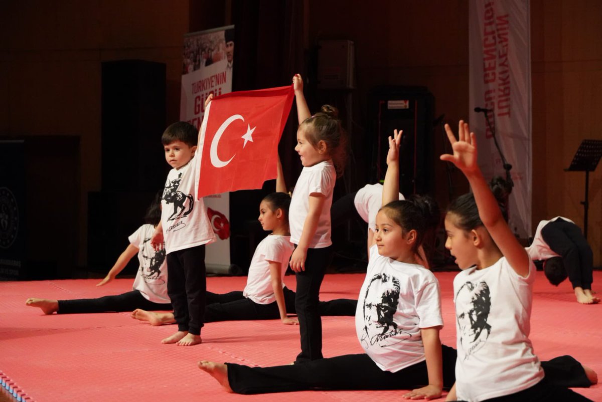 19 Mayıs Atatürk’ü Anma, Gençlik ve Spor Bayramımız Kutlu Olsun 🇹🇷 Coşkuyla, heyecanla, bir ve beraberce nice bayramlara... 🇹🇷 #TürkiyeninGücüGençliği