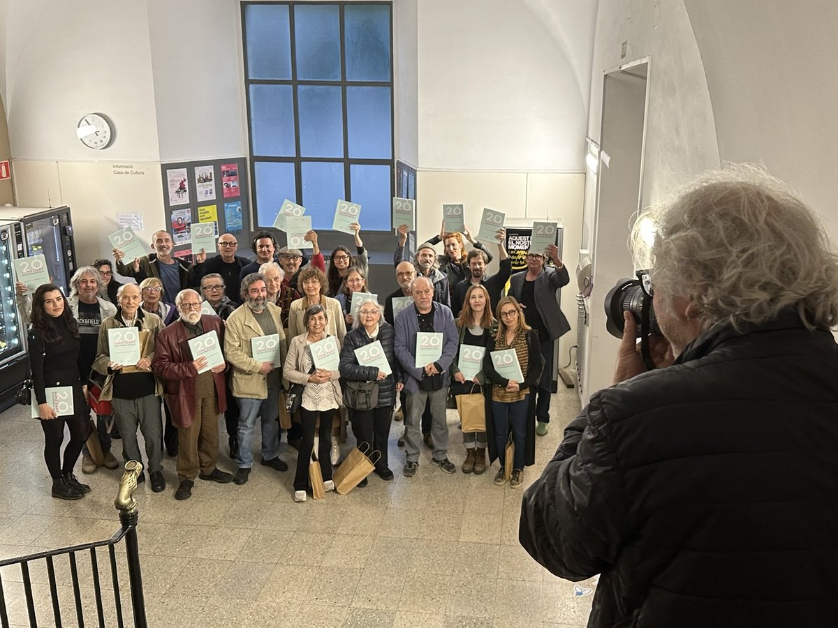 [2/2] ...que la Fundació Valvi, tot celebrant el seu 20è aniversari, publiqui el llibre 'Fons d'art de la Fundació Valvi' és una grandíssima notícia. El 14 de maig vaig estar a la presentació d'aquest magnífic volum, a la @casadeculturagi, i us asseguro que va ser una festa!