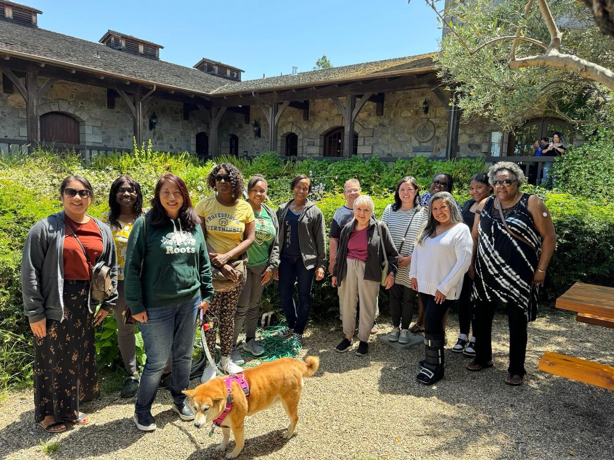 TeslaOwnersEBay's tweet image. Yesterday, some of the women of our club took to the roads of wine country to have a Napa 🍷 Picnic! Cars &amp;amp; Community in full effect! With a guest appearance from @TeslaClubSoCal @TeslaJoy #HellaTeslas