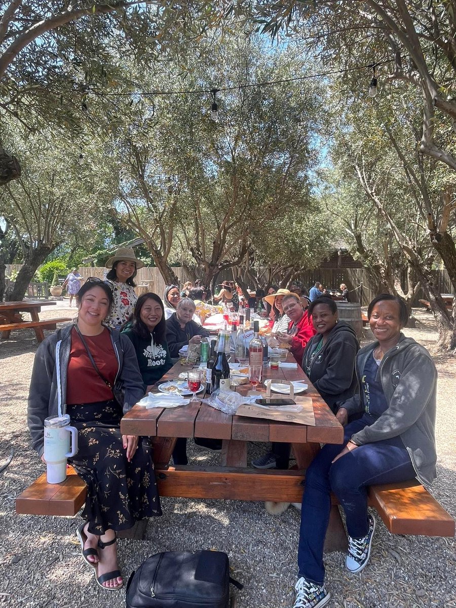 TeslaOwnersEBay's tweet image. Yesterday, some of the women of our club took to the roads of wine country to have a Napa 🍷 Picnic! Cars &amp;amp; Community in full effect! With a guest appearance from @TeslaClubSoCal @TeslaJoy #HellaTeslas