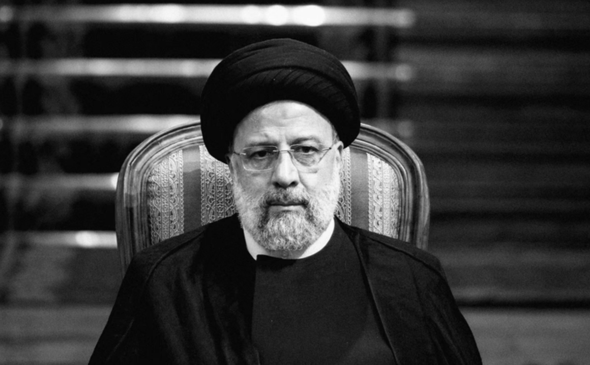 عاجل... دبلوماسيون ومسؤولون غربيون يقولون بأن الرئيس الإيراني لقي مصرعه جراء تحطم المروحية. ولا يوجد تأكيد أو نفي من إيران حتى الآن.