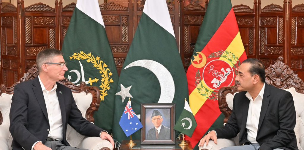 General Angus J. Campbell, Chief of Defence Forces Australia, paid a visit to General Syed Asim Munir, NI (M), Chief of Army Staff (#COAS), today. #PakistanArmy #Pakistan #ISPR During their meeting, they engaged in discussions on matters of bilateral professional interest,