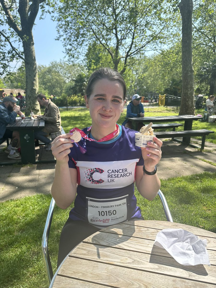 At my second @CR_UK @raceforlife 10k today at Finsbury Park. Beautiful day and ended up getting a new PB and 3rd fastest woman 🏃‍♀️ 
Any donations would be greatly appreciated: justgiving.com/page/c-huxley-…