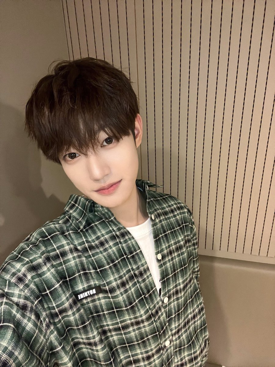 thewind_twt's tweet photo. [#타나톤] 어제 1주년 스페셜 팬싸 기념~🥳 https://t.co/3JtTvXRdr1