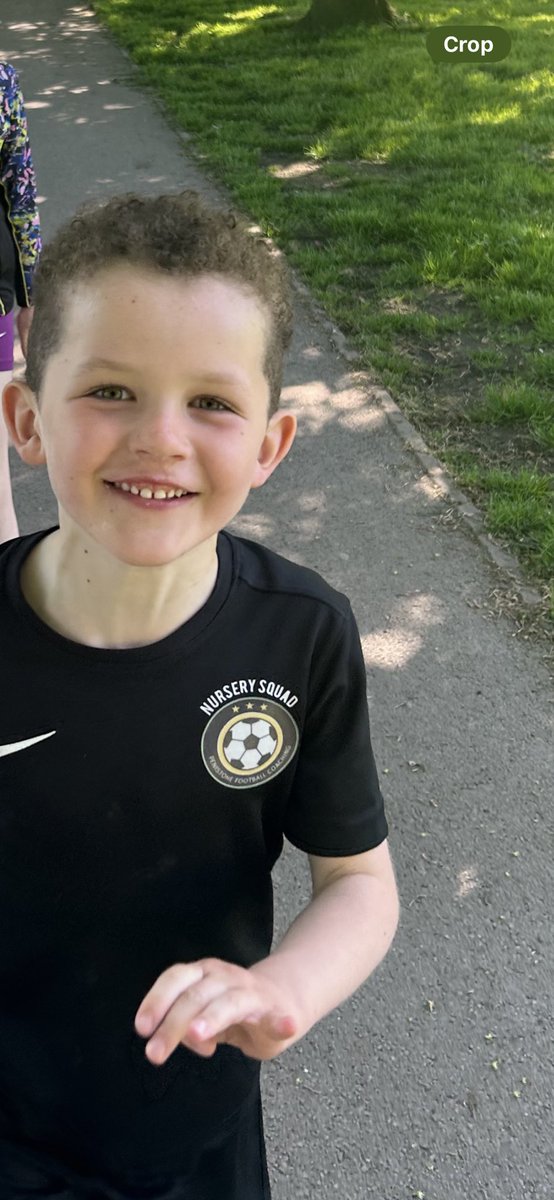 emmelineanne's tweet photo. Great dance show by big R and a lot of other fellow Springvalers and a Barnsley PB for little R at the Junior Park run. So close to sub 10 mins now. Great to see another Springvaler take 1st. Well done all. https://t.co/oNEuM64PUa