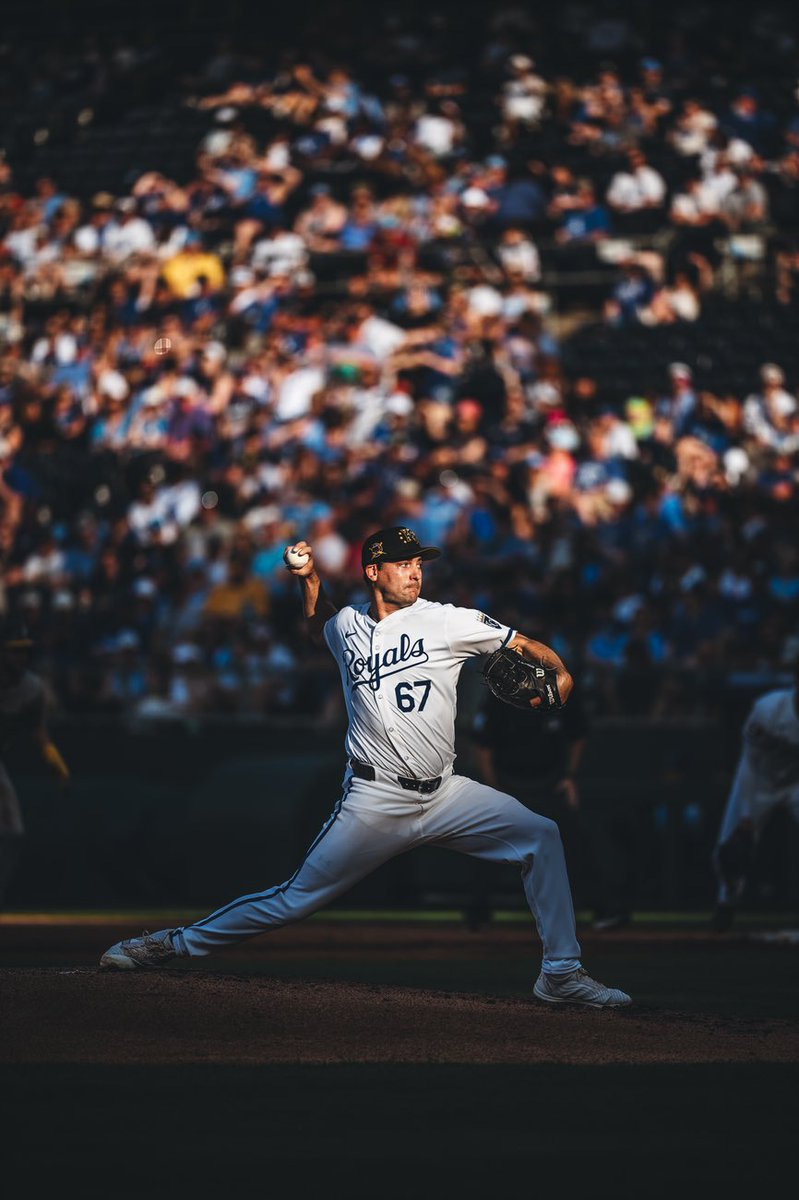 I’m not sure if the baseball world, outside of Kansas City, is noticing how incredible of a start the @Royals Seth Lugo is off to. He is currently 7-1 with a 1.79 ERA in 65.1 innings. Every one of those stats is LEADING the American League. He was in GREAT light last night too!