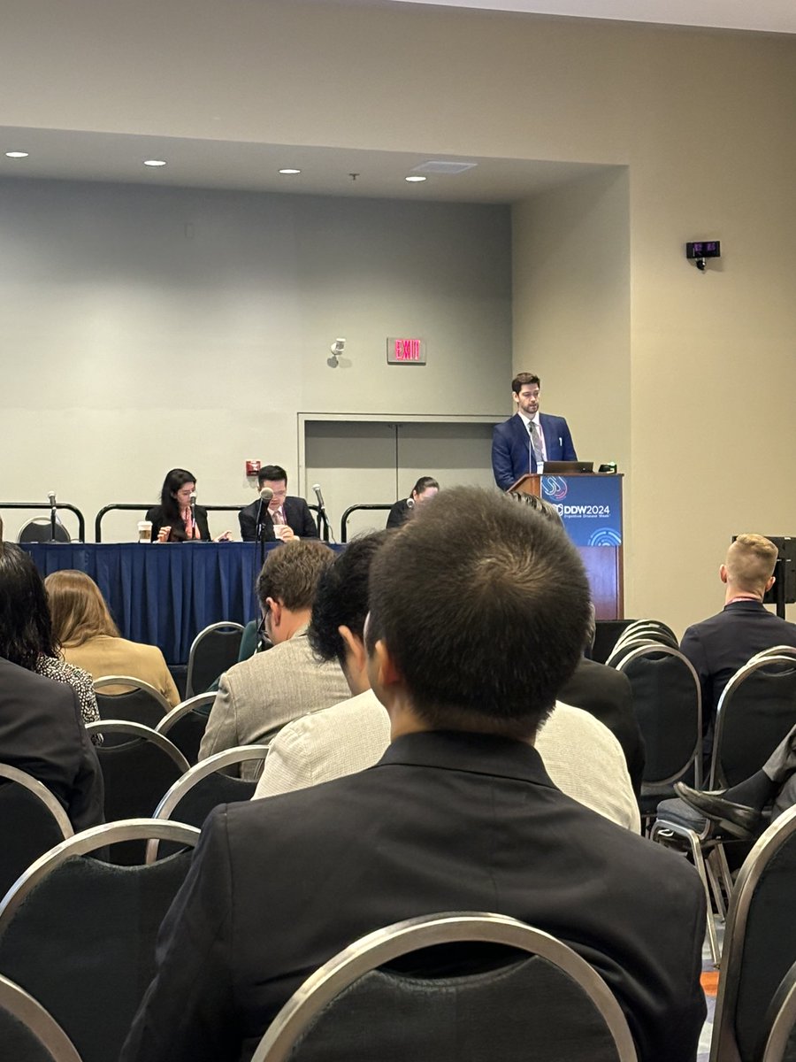 Excellent talk on QoL after pancreatectomy by <a href="/ngaloozy/">Nick Galouzis</a> at DDW!