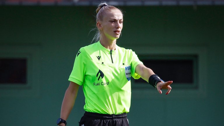 Historic moment for Bulgarian football: Hristiana Guteva will become the first-ever female referee to officiate a 🇧🇬 top-flight game. She’ll be in charge of the clash between Krumovgrad and Levski