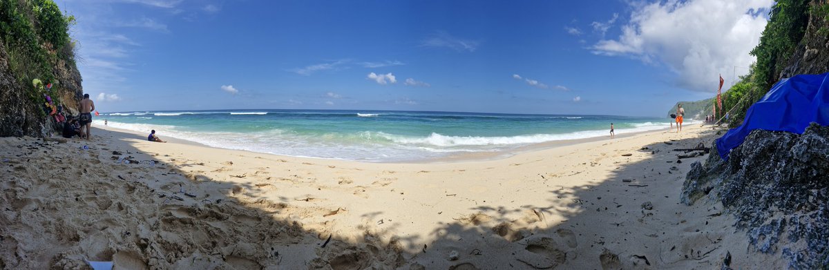 Thestag182's tweet photo. @hrdbacot 9 to 5 kerja, sorenya pulang ngechill, weekend ngerakit gundam, renang di laut, senin gas kerja lagi. https://t.co/aC7GXFzyPo