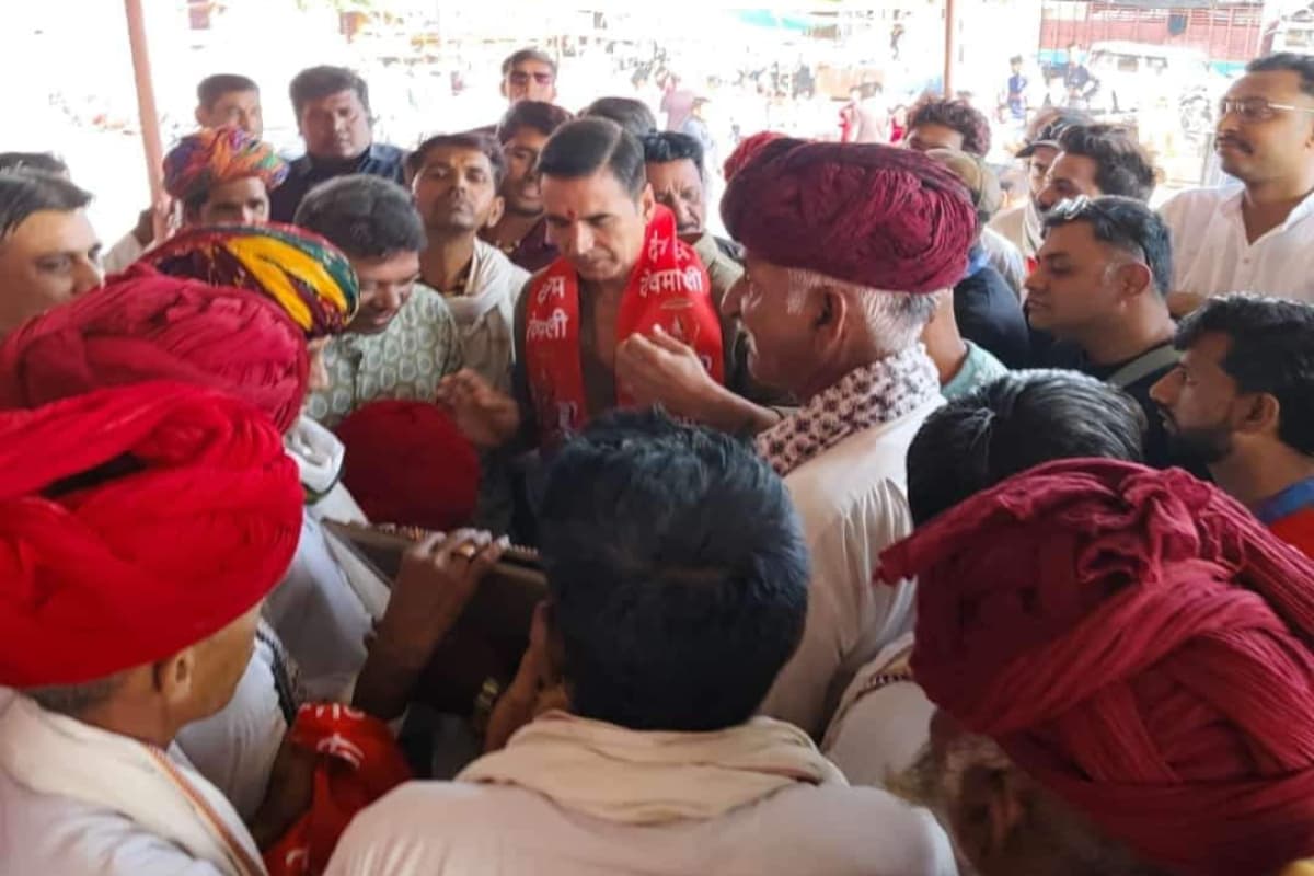 Akshay Kumar will provide financial help for the education of 500 girls from Devmali Village in Rajasthan for the next 14 years. #AkshayKumar visited the village during the shoot of #JollyLLB3