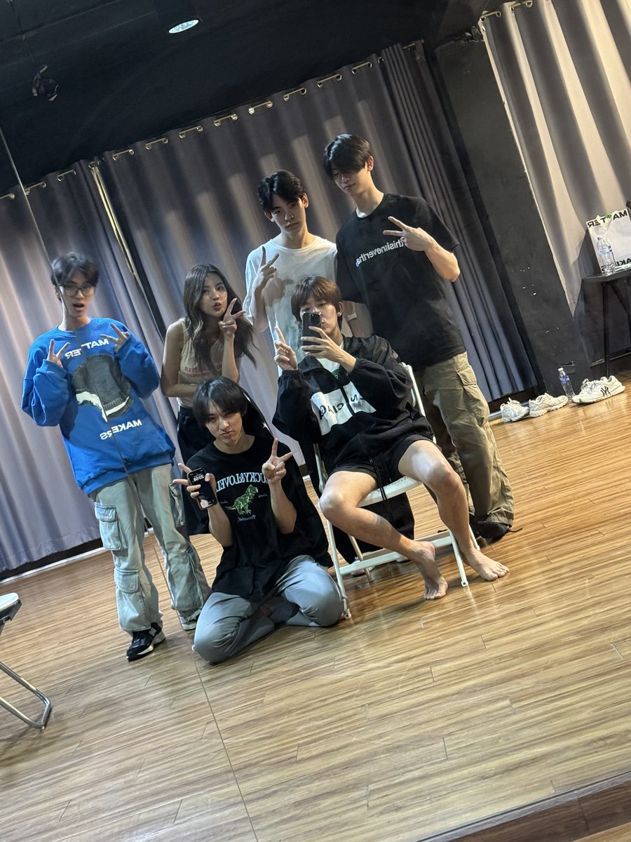 tonnaaam's tweet photo. ฝากด้วยงับ ขอบคุณทางดูมันดิที่ให้โอกาสมาทำacting coach เรื่องนี้ ใครอยากติชมเรื่องการแสดงประการใดพูดคุยกันได้เลย น้องๆใหม่มากทุกคนประสบการณ์แทบเป็น0 แต่ตั้งใจกันเต็มร้อยแน่นอน  ตอนนี้ยังมีคลาสเวิคชอปกันทุกวีค เปิดกล้องจริงเก่งกว่านี้แน่นอน! #Pilotกี่หมื่นฟ้า https://t.co/rTvENvcid6
