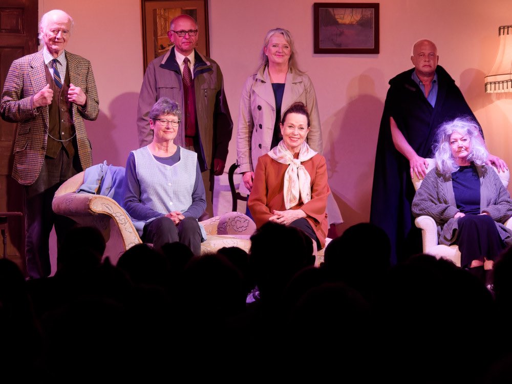 WestChiltDS's tweet image. Final curtain call for Dark Lucy. Judging from the rapturous applause, it seems to have been well received.