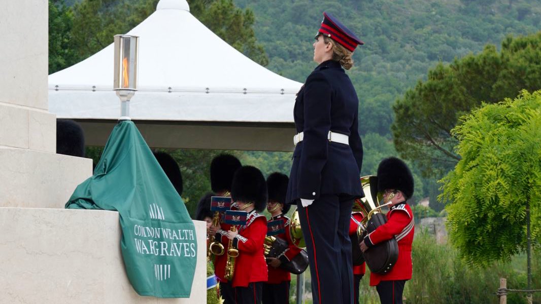 We will remember them. This morning at Cassino the Torch of Commemoration was passed to the next generation as we marked the 80th anniversary of the Battle of Monte Cassino Help us keep the memory of the fallen alive: cwgc.org #LegacyofLiberation