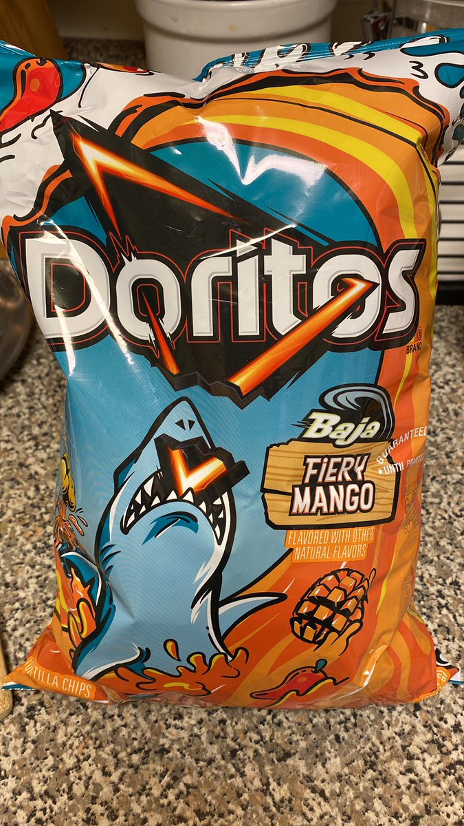 LadyValkyrie96's tweet photo. OMGah.. if you like spicy with a hint of sweet. You GOTTA try these #doritos 😋🤤 #fierymango https://t.co/uWvEay9jd0