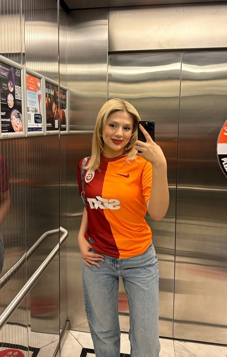 eceyiimm16's tweet photo. Forma çok yakışmışş 💛❤️🦁
@aybukeim #AybükeÇangal https://t.co/3AM44Q6HPO