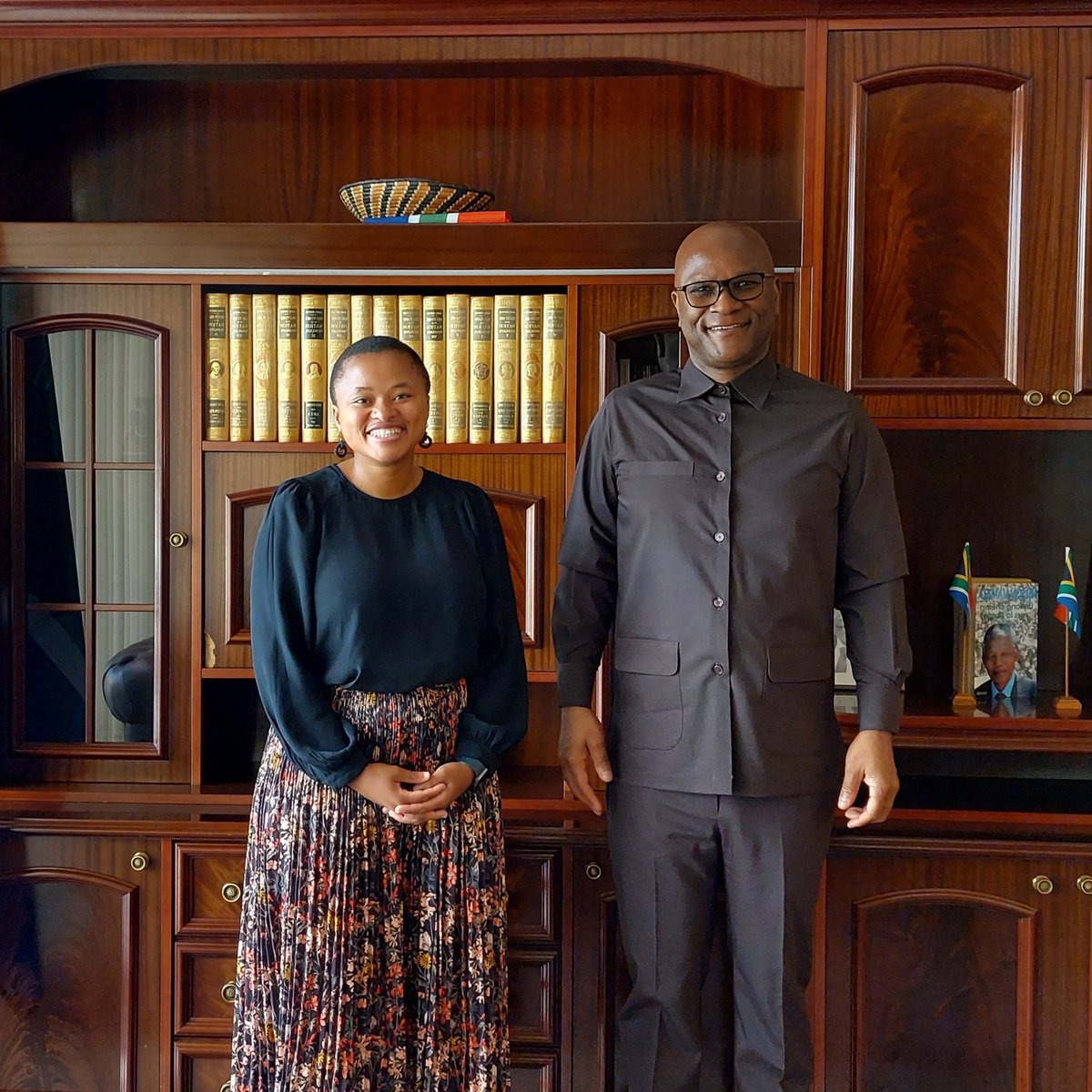 Ms Judy Sikuza, CEO of the Mandela Rhodes Foundation, on a courtesy visit to Ambassador Nathi Mthethwa during her working visit to France. 

#SAinFrance #Leadership #Africa #Education #betterafricabetterworld