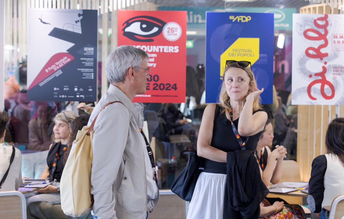 mdf_cannes's tweet photo. From dynamic workshops and insightful group presentations to personalized doc consultations and energizing morning boosts, our #CannesDocs venue was buzzing with activity! ☕🎉🗣️ Check out some of the moments we captured of the doc community coming together in Cannes again! 🌟 https://t.co/Umwf6AF72a