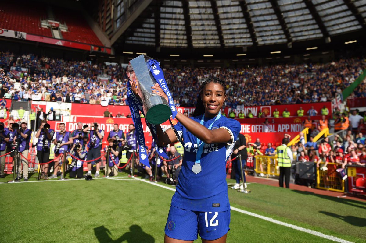 A first title with <a href="/ChelseaFCW/">Chelsea FC Women</a> 🔵

Congrats <a href="/AshleyLawrence/">Ashley Lawrence</a> 👏🏆
