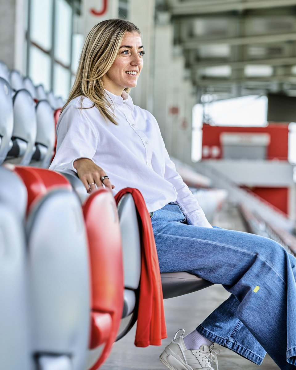 FC Bayern Frauen (@fcbfrauen) on Twitter photo Wir freuen uns auf die nächste Saison mit dir, <a href="/LindaSembrant/">Linda Sembrant</a>! 💪
Alle Infos zur Vertragsverlängerung: fcbayern.com/Yatmd
#FCBayern #MiaSanMia Wir freuen uns auf die nächste Saison mit dir, <a href="/LindaSembrant/">Linda Sembrant</a>! 💪
Alle Infos zur Vertragsverlängerung: fcbayern.com/Yatmd
#FCBayern #MiaSanMia