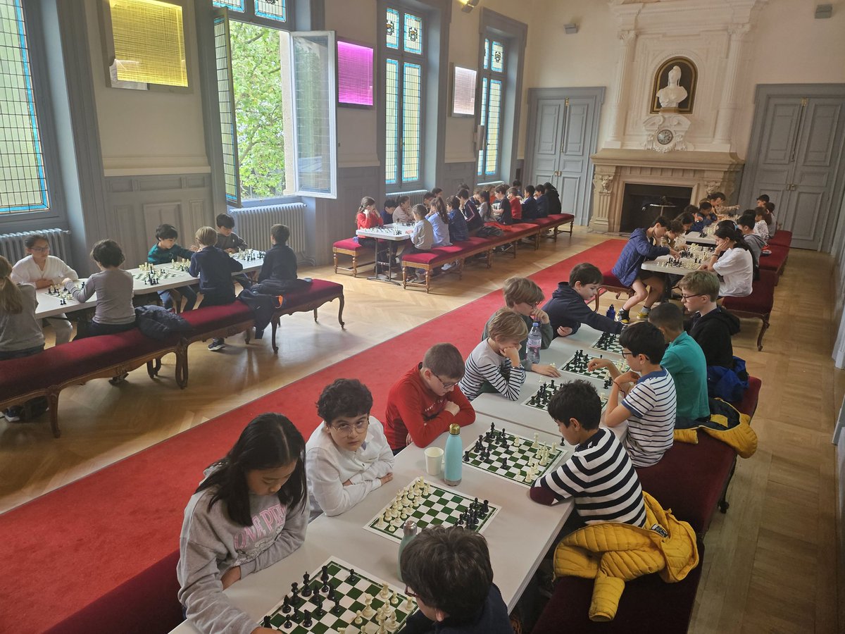 10ème Festival international d'échecs de Paris-Centre / aujourd'hui les scolaires rentrent dans l'arène ! @MParisCentre @ArielWeilT @IDFechecs