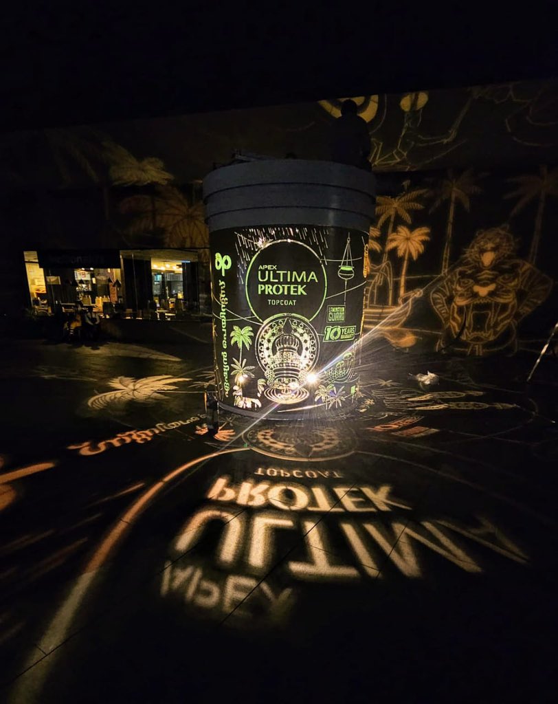 Our special edition Ultima Protek festive pack, a #TributeToKerala, is lighting up Kochi! Experience a life-size rendition at Lulu Mall. It embodies Kerala’s culture and celebrates #ReflectionsOfKerala. #AsianPaints #UltimaProtek #hargharkuchhkehtahai #Kerela #lulumallkochi