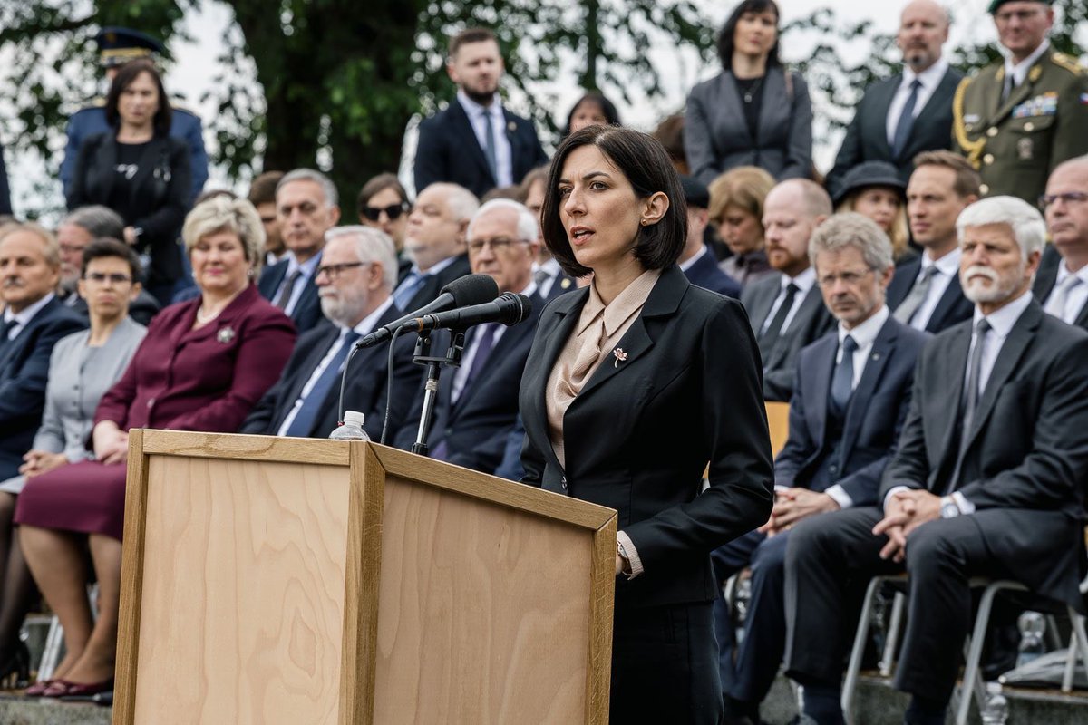 Terezín je bolestným připomenutím, kam až může zajít lidská krutost a nenávist, když je v rukou diktátorů, pro které lidský život nic neznamená. Aby se takové zlo už nikdy neopakovalo, musíme být aktivní a postavit se proti všem jeho zárodkům.