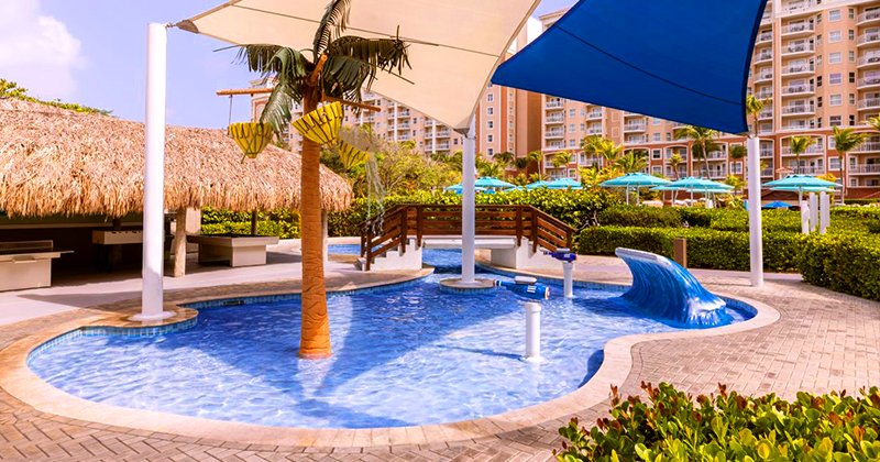 Little ones can swim, splash, play, and soak up some fun at Marriott's Aruba Surf Club. 🌤️🌴💦 
best-online-travel-deals.com/marriott-carib… 
#aruba #vacation #familytravel #tropics