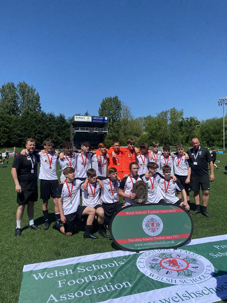 INTER ASSOCIATION FINALS | U15 Boys Final 🏴󠁧󠁢󠁷󠁬󠁳󠁿

👊🏻 #GAME 7️⃣

Congratulations to <a href="/DevSchoolboys/">Flintshire Schoolboys Dev</a> on winning the U15 Boys Final 🏅🏆

Thanks to <a href="/RCTSFA/">RCT Schools FA</a> for an excellent final 👏

#InterAssociation 
 
#WSFA <a href="/WSFA_InterAssoc/">WSFA County/Regions</a>