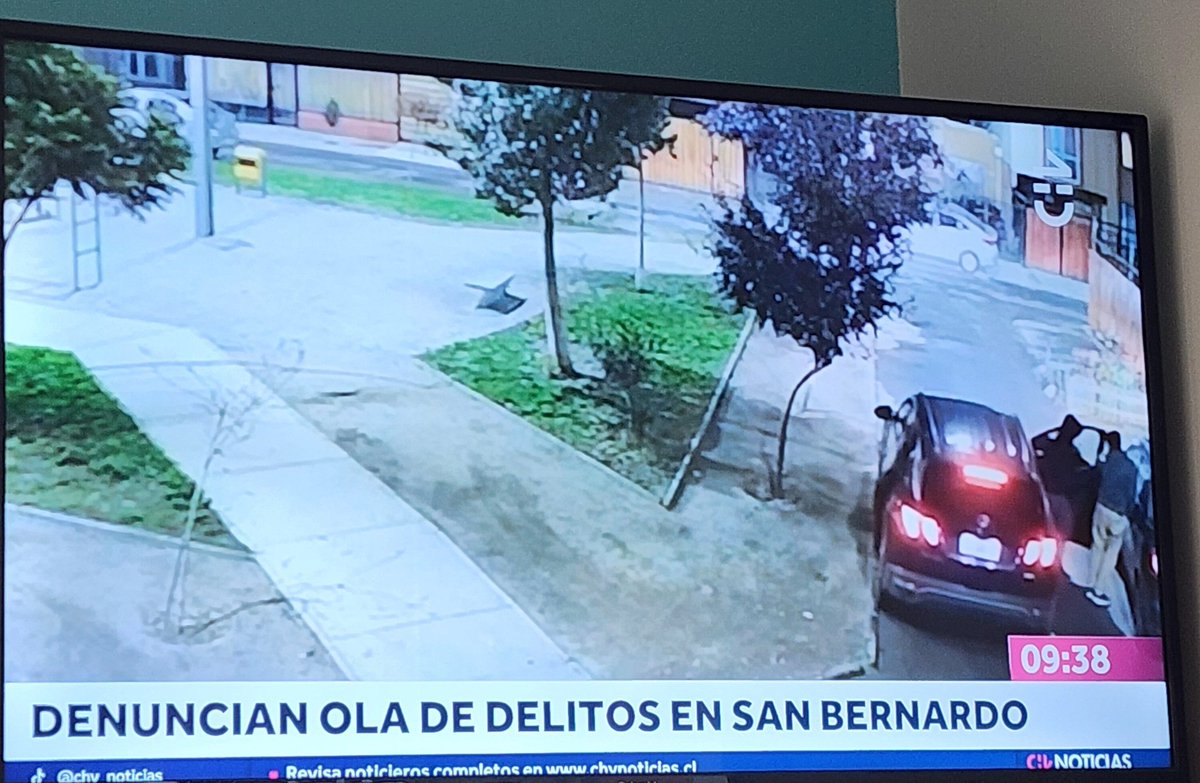 Es cosa de dar una vuelta por la comuna, periferia y centro no hay dotación policial....
#Carabineros brillan por su ausencia 🤷🏻‍♂️
#SeguridadCiudadana con los vehículos en marcha parados en una esquina mirando el celular 🤦🏻‍♂️ 
@SanBernardocl debe hacer un mea culpa importante 👊🏻