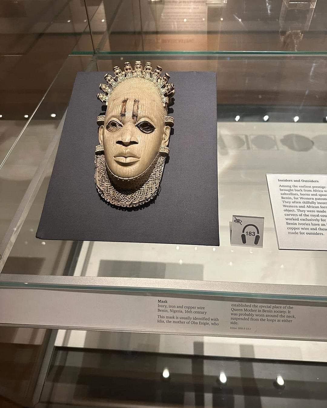 THE ART OF BENIN ： REVISED EDITION 発行所 ：BRITISH MUSEUM