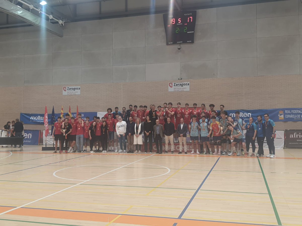 Enhorabuena al Arona de Tenerife por el Campeonato de España Júnior Masculino de Voleibol. Ha sido un gran partido y campeonato lleno de emoción que hemos podido ver en Zuera, Zaragoza y Utebo