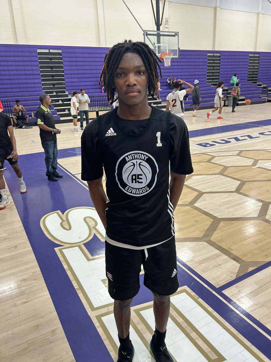 Kentaevion Moreland of AE5 is a long wing that can put the ball in the hole. He finished with 20 pts in the win! @Kentaevion3 @OntheRadarHoops @Jr_OTRH @DrKrisWatkins @TaiYoungHoops @Proven_Prospect @1stloveb @ROSSVDG14