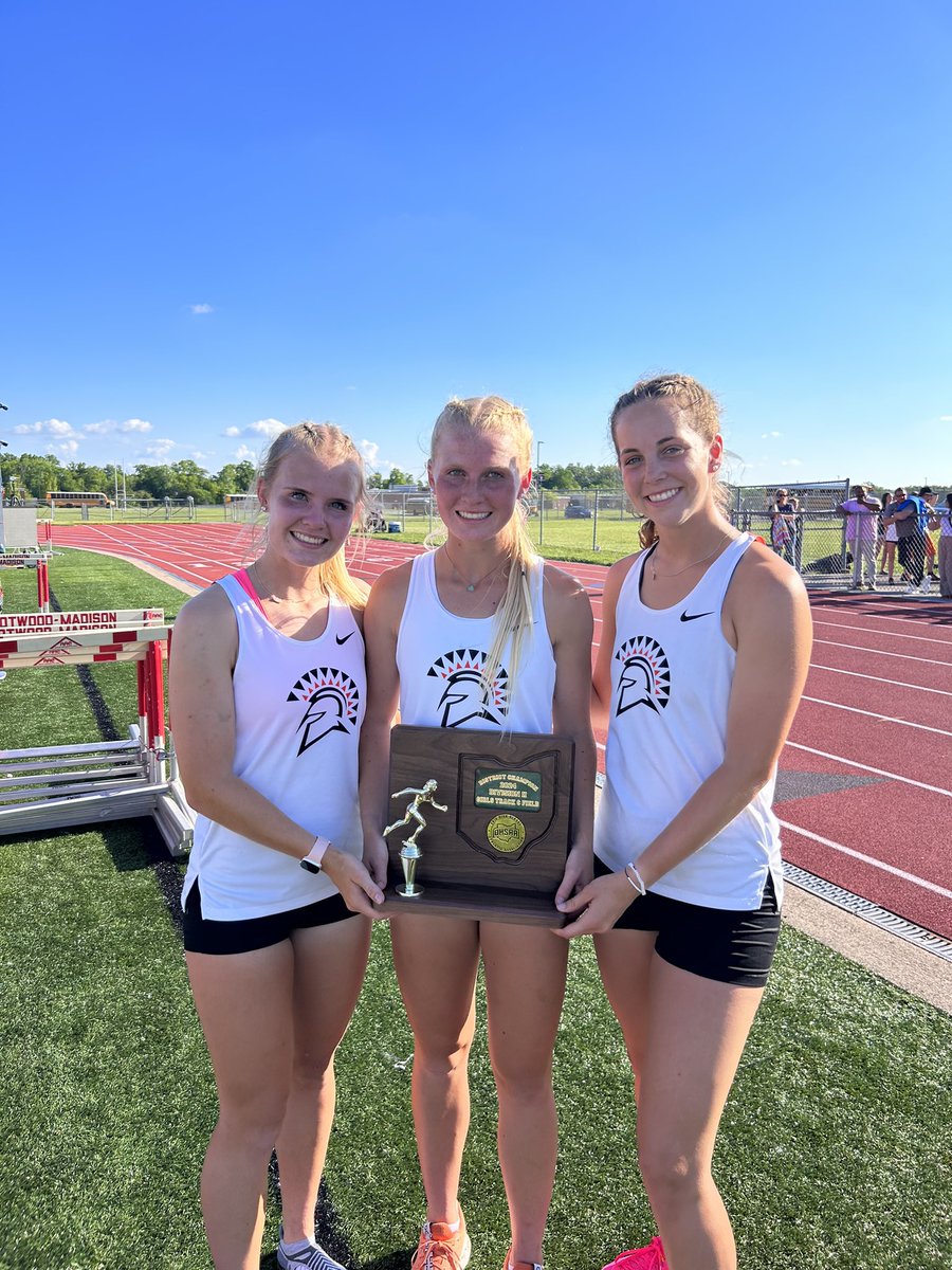 Great District finals for these girls as they move on to Regionals. 3200 - Sam 1st 1600 - Sam 1st, Emme 2nd 800 - Sam 1st, Kendal 2nd (Sam broke the District record that was already hers) 4x800 - 1st (all 3 girls plus Kyla) Team -1st overall On to regionals.