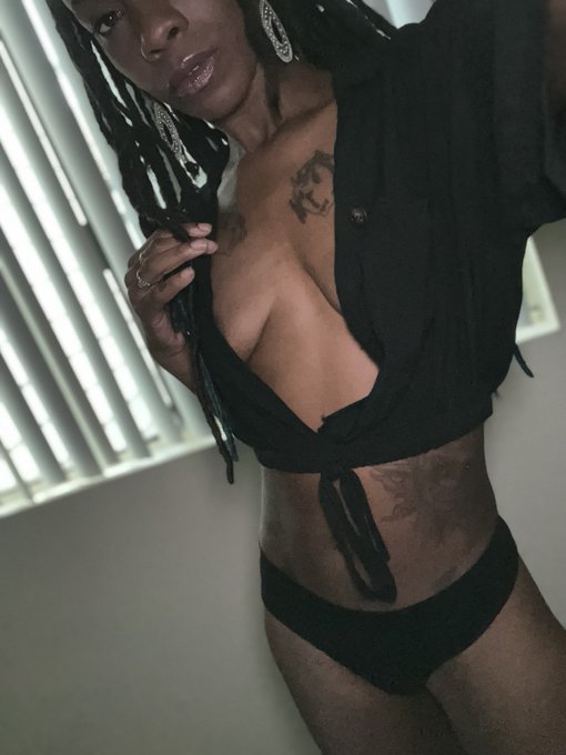 I'm available  https://t.co/qAjKfzMF42 https://t.co/MFjLPDct7d