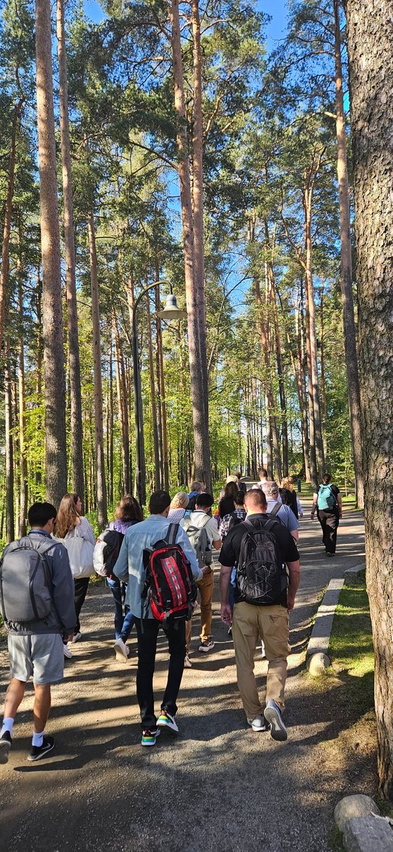 Day ✌🏼 of the AIESEP PhD school ... incredible and contagious energy in the room! We shared research presentations, engaged in discussions on writing academic manuscripts, learned about reviewing manuscripts... even shared some cultural treats. Amazing.