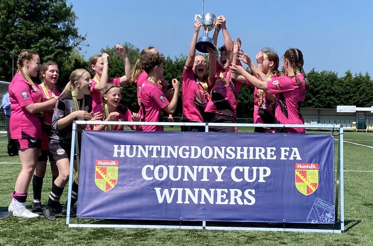 Congratulations to @GirlsUnitedFC1 u14 on winning the u14 Girls County Cup Final. We’ll payed to the runner up @ICASportsLadies👏👏 thank you to @BorneyUK for your support