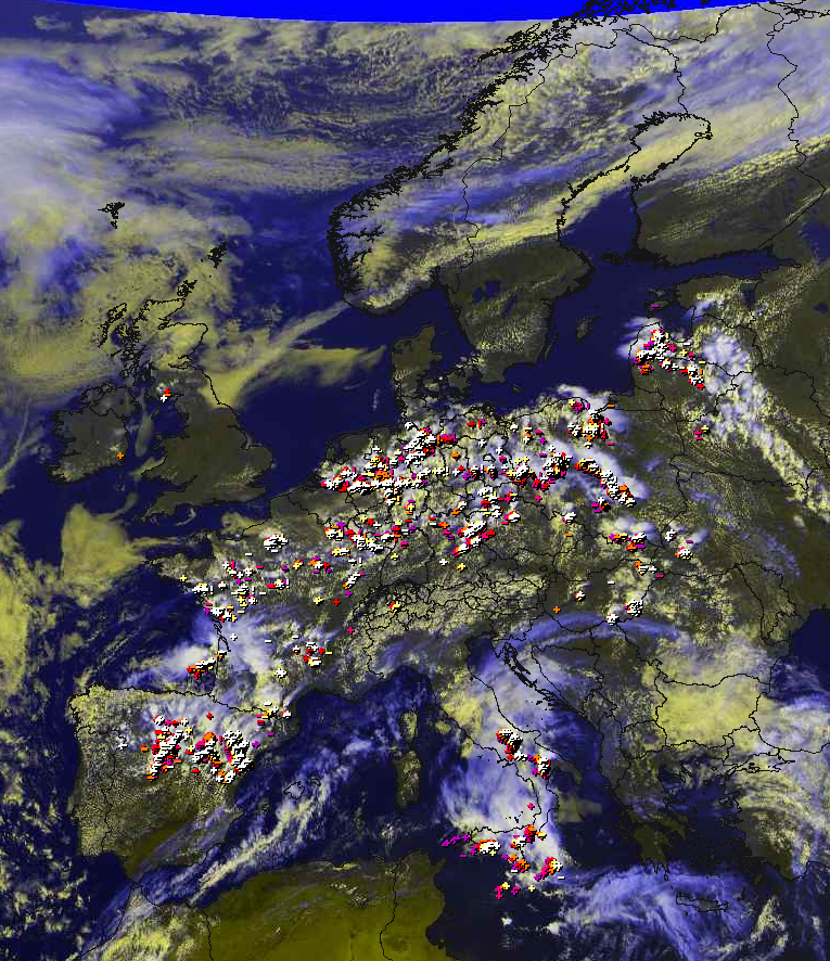 Joackiie's tweet image. Kleines #Gewitter #Pfingstsonntag|mittag über der #Zentralschweiz - aber viele in ganz #Mitteleuropa!

Kühle 1 Grad am #Nordkap, 30 Grad auf Rhodos #Kreta